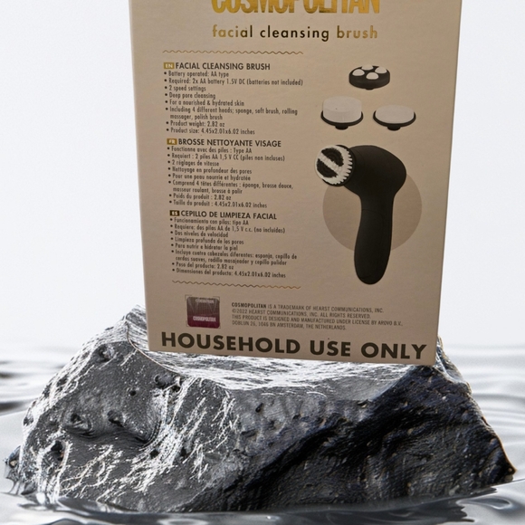 Cosmopolitan Black Facial Cleansing Brush NIB - Picture 2 of 5